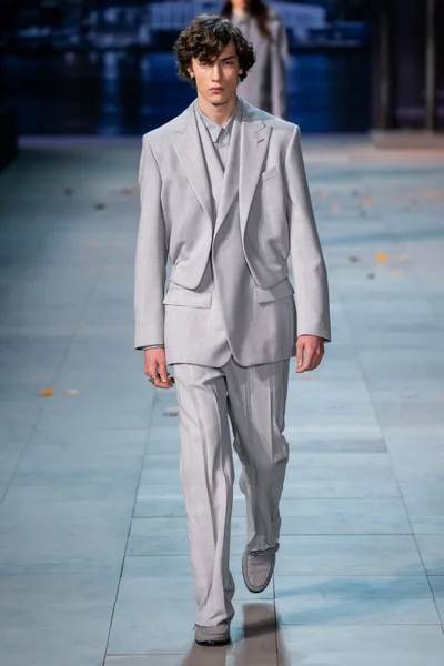 Look 2